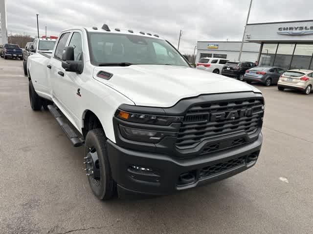 2026 RAM 3500 RAM 3500 TRADESMAN CREW CAB 4X4 8' BOX