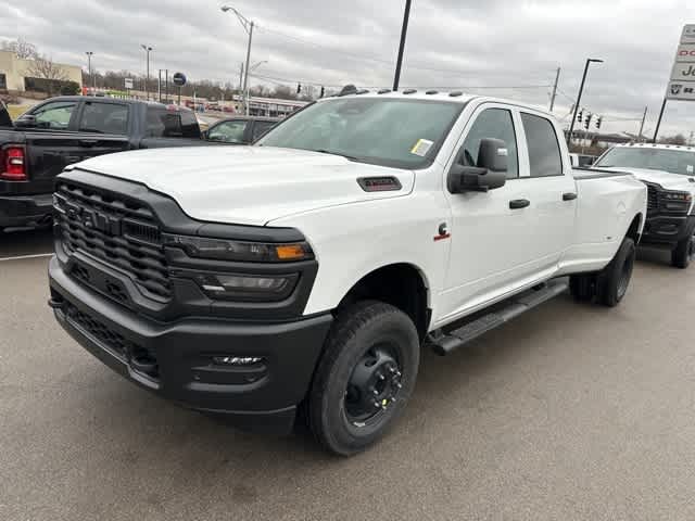 2026 RAM 3500 RAM 3500 TRADESMAN CREW CAB 4X4 8' BOX