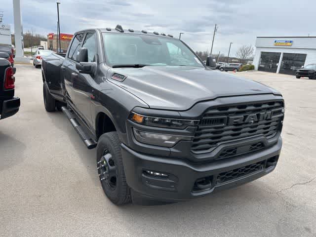 2026 RAM 3500 RAM 3500 TRADESMAN CREW CAB 4X4 8' BOX
