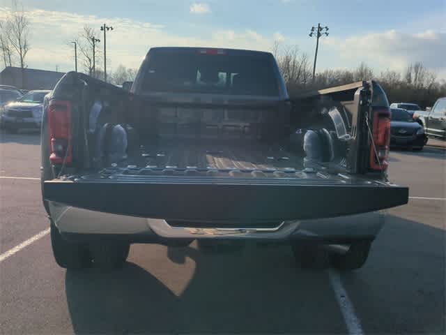 2026 RAM 3500 RAM 3500 TRADESMAN CREW CAB 4X4 8' BOX