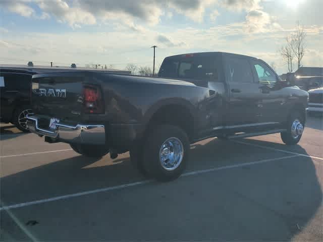 2026 RAM 3500 RAM 3500 TRADESMAN CREW CAB 4X4 8' BOX