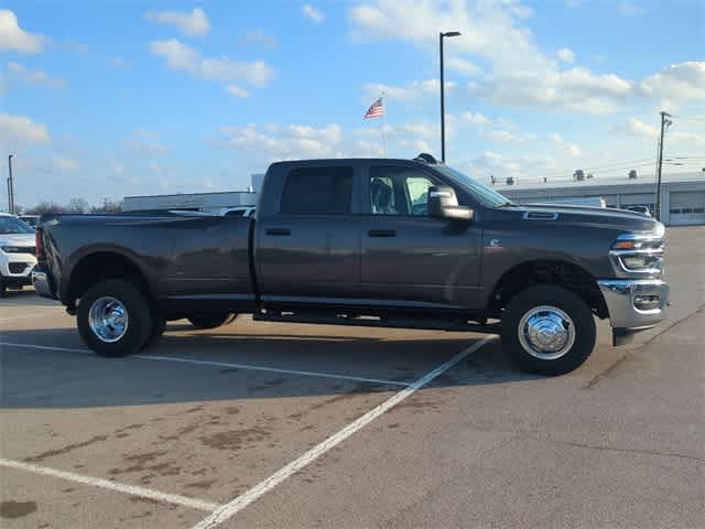2026 RAM 3500 RAM 3500 TRADESMAN CREW CAB 4X4 8' BOX