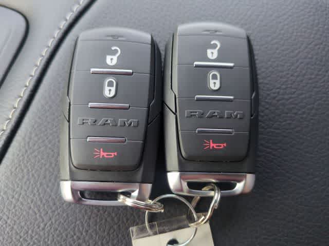 2026 RAM 3500 RAM 3500 TRADESMAN CREW CAB 4X4 8' BOX