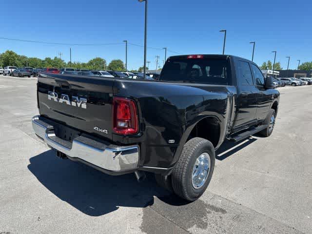 2026 RAM 3500 RAM 3500 TRADESMAN CREW CAB 4X4 8' BOX