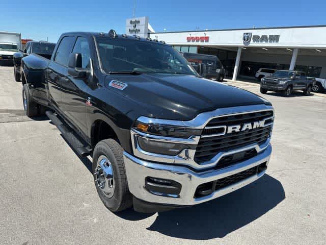 2026 RAM 3500 RAM 3500 TRADESMAN CREW CAB 4X4 8' BOX