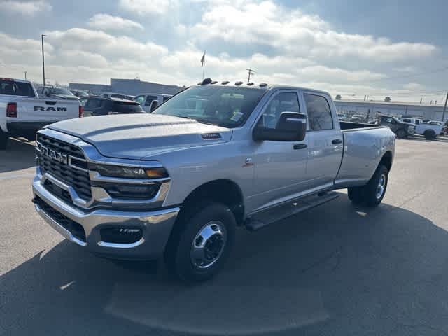 2026 RAM 3500 RAM 3500 TRADESMAN CREW CAB 4X4 8' BOX
