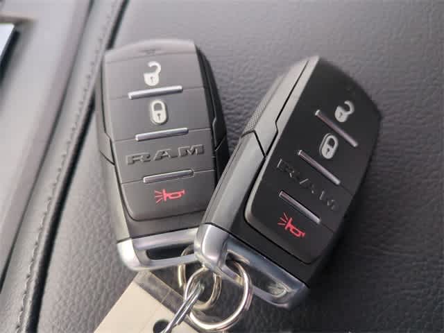 2026 RAM 3500 RAM 3500 TRADESMAN CREW CAB 4X4 8' BOX