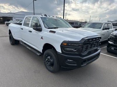 2026 RAM 3500 RAM 3500 TRADESMAN CREW CAB 4X4 8' BOX