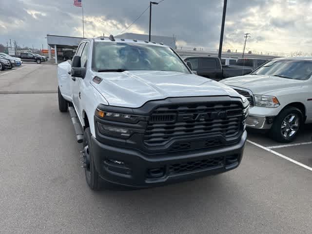 2026 RAM 3500 RAM 3500 TRADESMAN CREW CAB 4X4 8' BOX