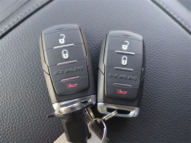 2026 RAM 3500 RAM 3500 TRADESMAN CREW CAB 4X4 8' BOX