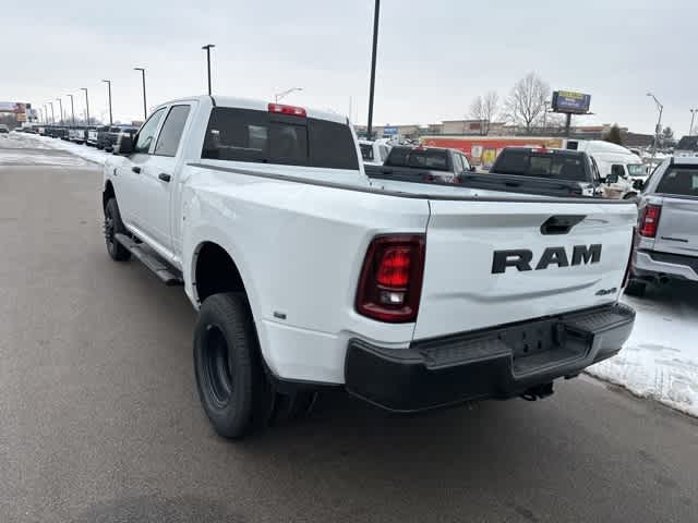 2026 RAM 3500 RAM 3500 TRADESMAN CREW CAB 4X4 8' BOX
