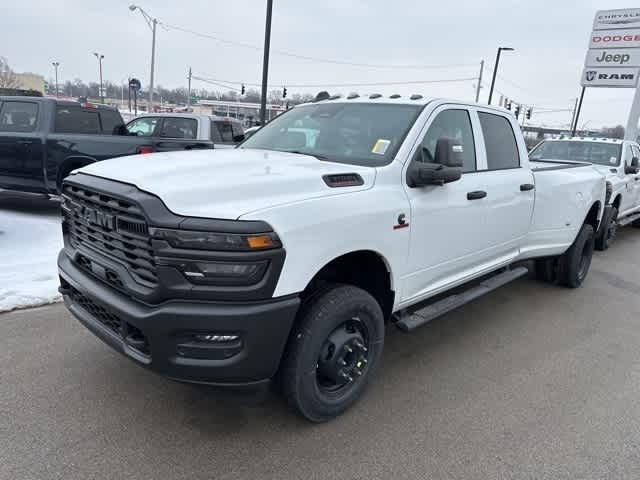 2026 RAM 3500 RAM 3500 TRADESMAN CREW CAB 4X4 8' BOX