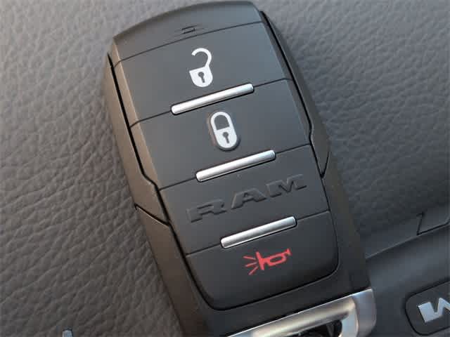 2026 RAM 3500 RAM 3500 TRADESMAN CREW CAB 4X4 8' BOX