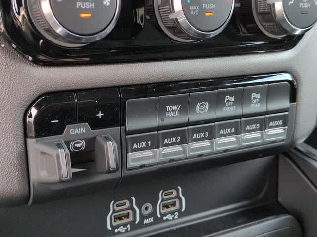 2026 RAM 3500 RAM 3500 BIG HORN CREW CAB 4X4 8' BOX
