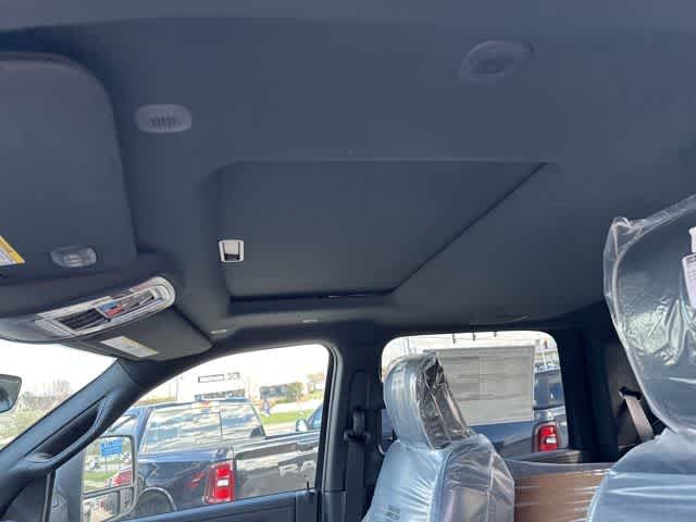 2026 RAM 3500 RAM 3500 LARAMIE CREW CAB 4X4 8' BOX