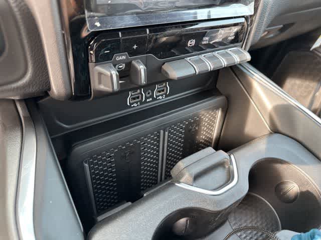 2026 RAM 3500 RAM 3500 LARAMIE CREW CAB 4X4 8' BOX