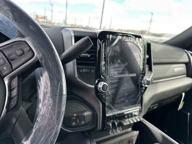 2026 RAM 3500 RAM 3500 LARAMIE CREW CAB 4X4 8' BOX