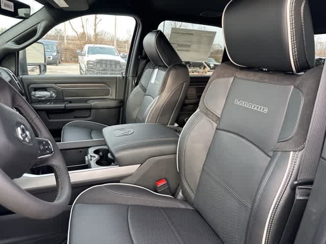 2026 RAM 3500 RAM 3500 LARAMIE CREW CAB 4X4 8' BOX