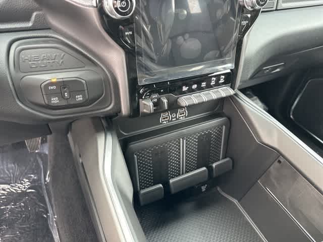 2026 RAM 3500 RAM 3500 LARAMIE CREW CAB 4X4 8' BOX