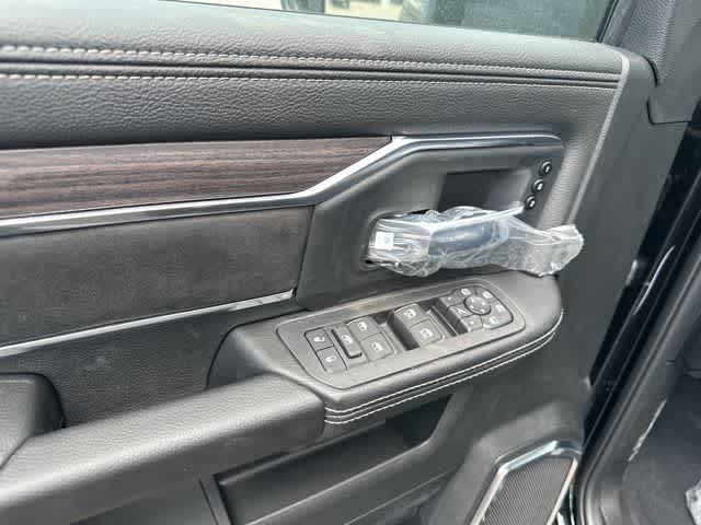 2026 RAM 3500 RAM 3500 LARAMIE CREW CAB 4X4 8' BOX