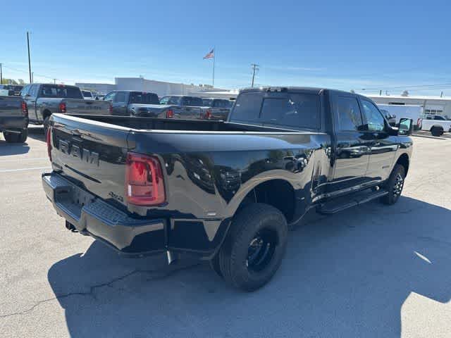 2026 RAM 3500 RAM 3500 LARAMIE CREW CAB 4X4 8' BOX