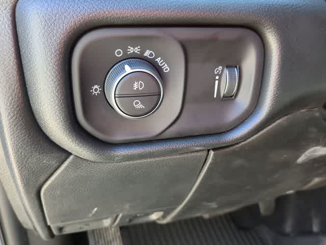 2026 RAM 2500 RAM 2500 TRADESMAN CREW CAB 4X4 6'4' BOX