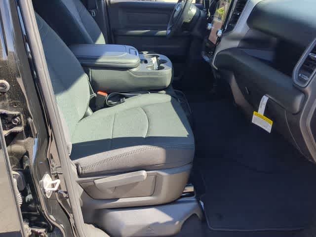 2026 RAM 2500 RAM 2500 BLACK EXPRESS CREW CAB 4X4 6'4' BOX