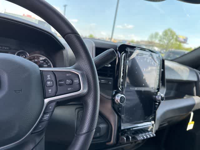 2026 RAM 2500 RAM 2500 BLACK EXPRESS CREW CAB 4X4 6'4' BOX