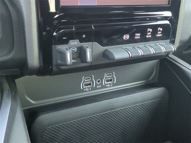 2025 RAM 2500 RAM 2500 BIG HORN CREW CAB 4X4 6'4' BOX