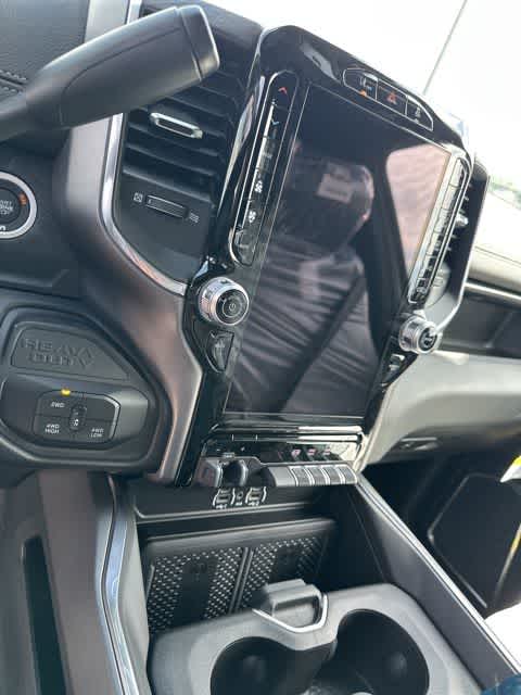 2026 RAM 2500 RAM 2500 LARAMIE CREW CAB 4X4 6'4' BOX