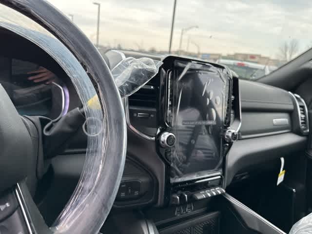 2026 RAM 2500 RAM 2500 LARAMIE CREW CAB 4X4 6'4' BOX