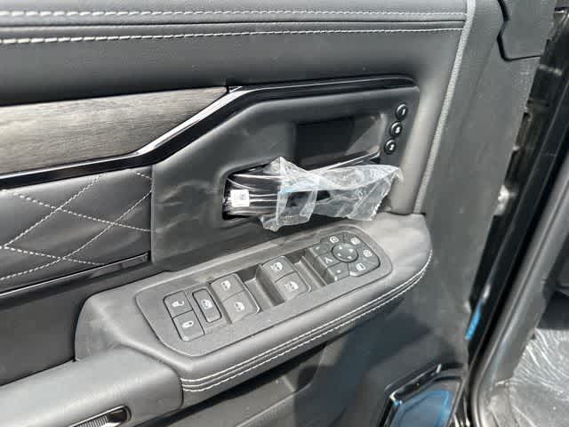 2026 RAM 2500 RAM 2500 LIMITED MEGA CAB 4X4 6'4' BOX