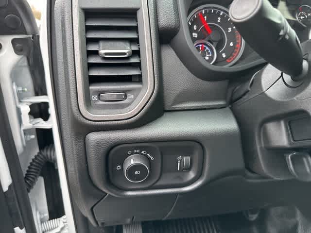 2026 RAM Ram 5500 Chassis Cab RAM 5500 TRADESMAN CHASSIS CREW CAB 4X4 84' CA