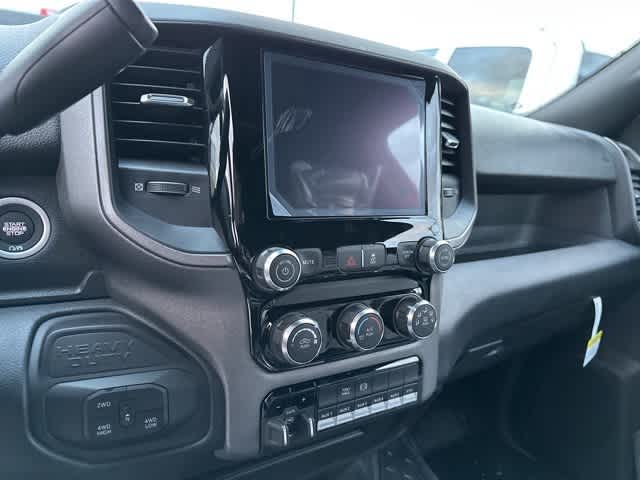 2026 RAM Ram 5500 Chassis Cab RAM 5500 TRADESMAN CHASSIS CREW CAB 4X4 84' CA