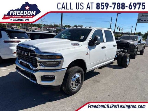 2027 RAM 3500 Chassis Cab RAM 3500 TRADESMAN CREW CAB CHASSIS 4X4 60' CA