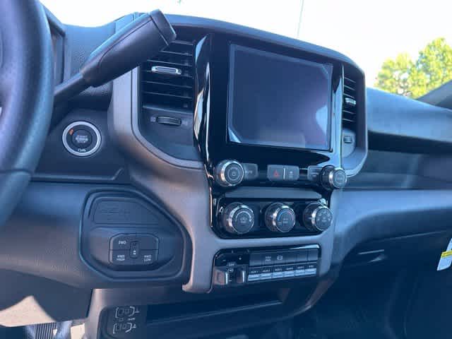 2027 RAM 3500 Chassis Cab RAM 3500 TRADESMAN CREW CAB CHASSIS 4X4 60' CA
