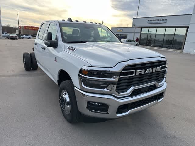 2026 RAM 3500 Chassis Cab RAM 3500 TRADESMAN CREW CAB CHASSIS 4X4 60' CA
