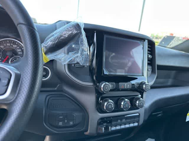 2026 RAM 3500 Chassis Cab RAM 3500 TRADESMAN CREW CAB CHASSIS 4X4 60' CA