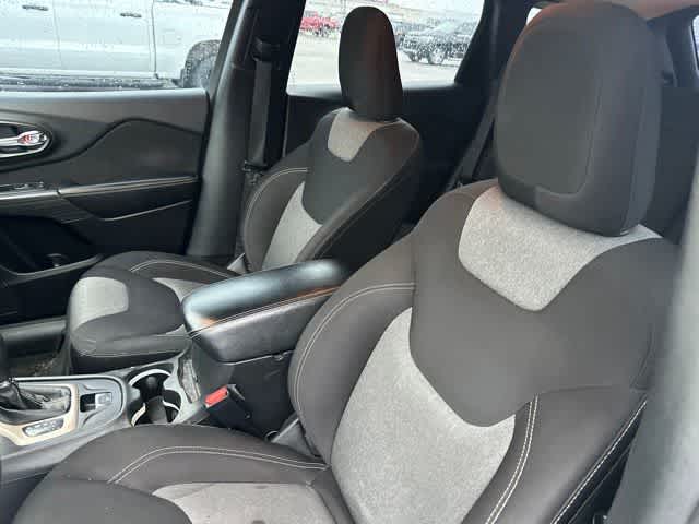2015 Jeep Cherokee Sport