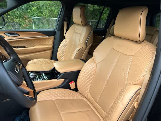 2022 Jeep Grand Cherokee Summit Reserve