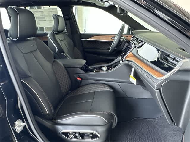 2023 Jeep Grand Cherokee Summit Reserve