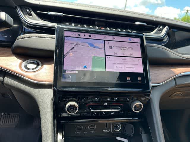 2023 Jeep Grand Cherokee Summit
