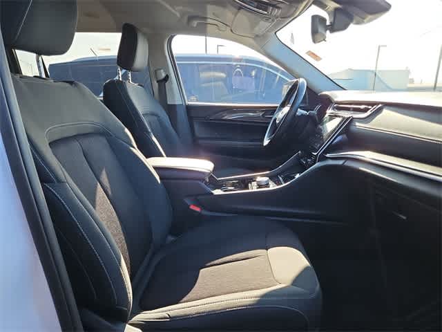 2022 Jeep Grand Cherokee L Laredo