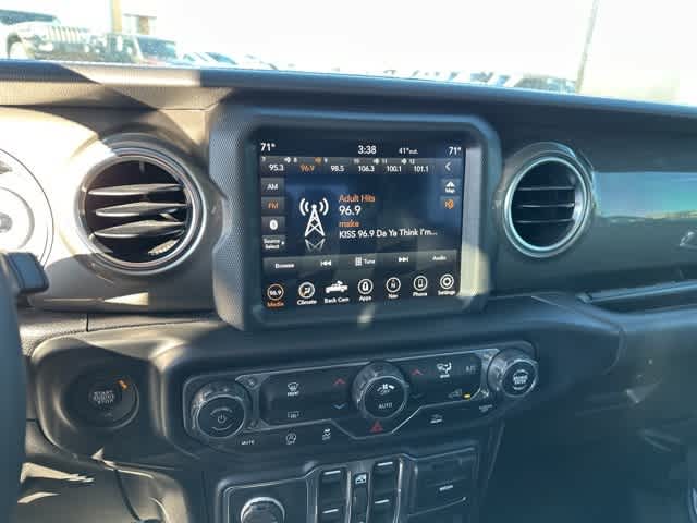 2023 Jeep Gladiator Overland