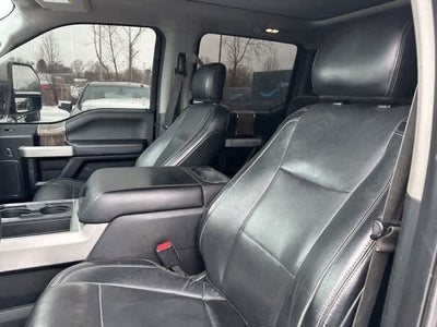 2017 Ford Super Duty F-350 SRW Lariat