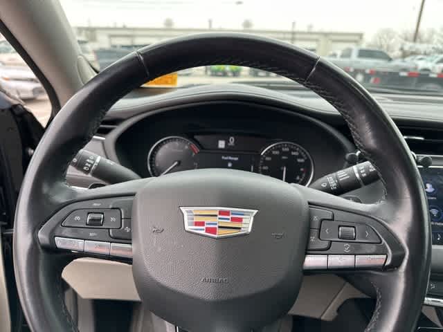 2022 Cadillac XT4 AWD Luxury