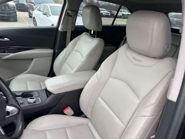 2022 Cadillac XT4 AWD Luxury