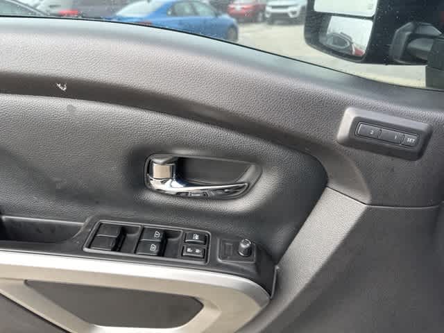 2017 Nissan Titan PRO-4X