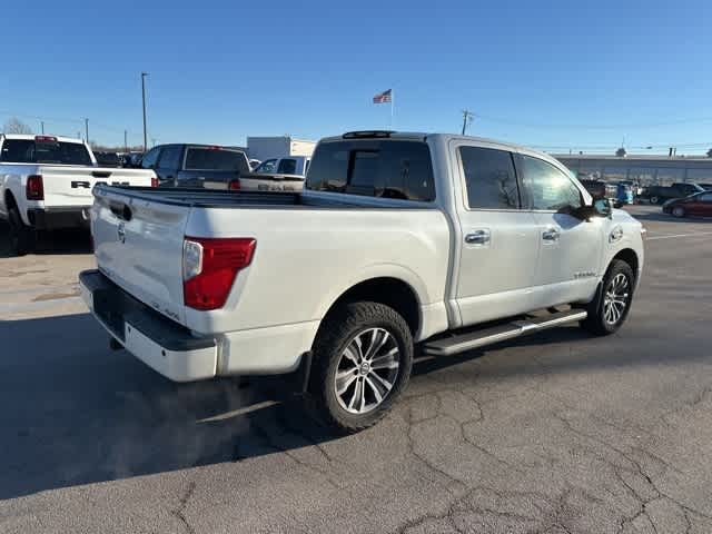 2017 Nissan Titan SL