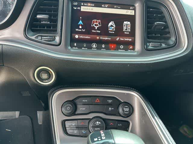 2022 Dodge Challenger SXT